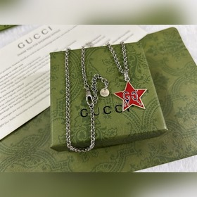 Gucci Красный пятиконечный кулон Длина： 50+5 см