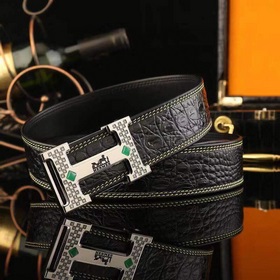 【LV】 «Hermès» с застежкой из бриллиантов. Материал： кожа крокодил
