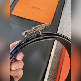 Двусторонний пояс Hermès Box/Togo из телячьей кожи с палевой пряж
