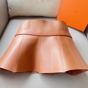 Пояс Hermes 26 см. Превосходный вид на фигуре, подходит к пальто 