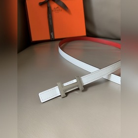 HERMES (Эрмес) Женский двусторонний пояс, аналогичный представлен