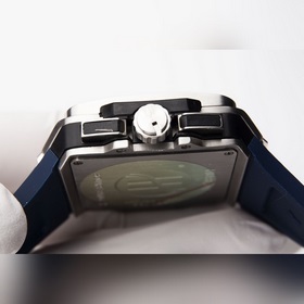 HUBLOT, следуя концепции бренда «Смелость быть первым», представл