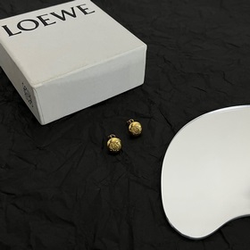 L0EWE Loewe серьги-гвоздики кольцевая застежка с гравировкой LOEW