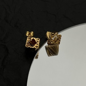 L0EWE Loewe серьги-гвоздики кольцевая застежка с гравировкой LOEW