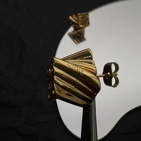 L0EWE Loewe серьги-гвоздики кольцевая застежка с гравировкой LOEW