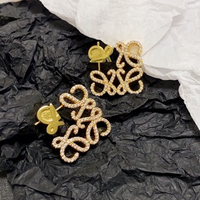 Новые серьги LOEWE с бриллиантами. Я влюбилась в них с первого вз