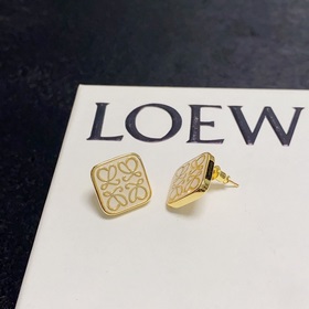 Новые серьги LOEWE квадратной формы кремового цвета. Я влюбилась 
