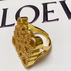 Loewe антикварное кольцо с ажурной оправой и бриллиантами. Это ко