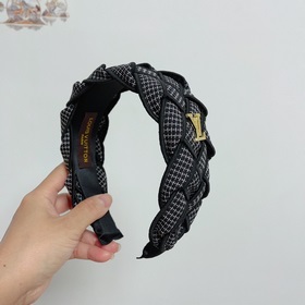 LV Louis Vuitton представляет новую коллекцию оболочек для волос