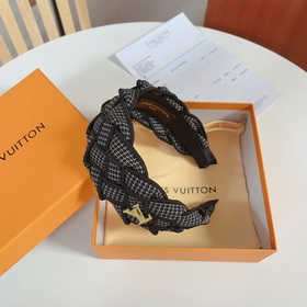 LV Louis Vuitton представляет новую коллекцию оболочек для волос 