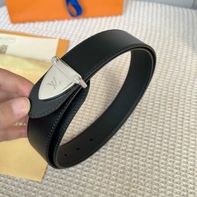 Серия Lv S-Lock, ширина 3,5 см, кожа с текстурой личи, произведен
