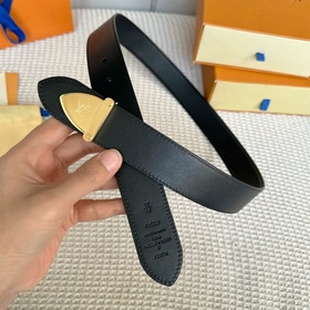 Серия Lv S-Lock, ширина 3,5 см, кожа с текстурой личи, произведен