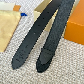 Серия Lv S-Lock, ширина 3,5 см, кожа с текстурой личи, произведен