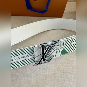 Двусторонний пояс LV Imprint придает повседневным образам уличный