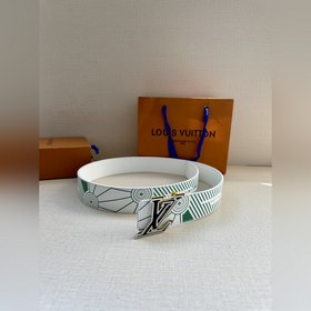 Двусторонний пояс LV Imprint придает повседневным образам уличный