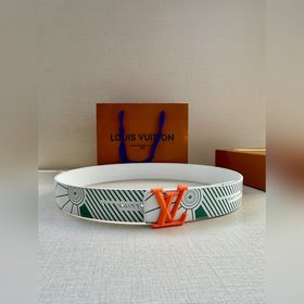 Двусторонний пояс LV Imprint придает повседневным образам уличный