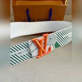 Двусторонний пояс LV Imprint придает повседневным образам уличный