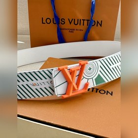 Двусторонний пояс LV Imprint придает повседневным образам уличный