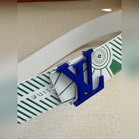 Двусторонний пояс LV Imprint придает повседневным образам уличный