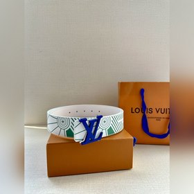 Двусторонний пояс LV Imprint придает повседневным образам уличный