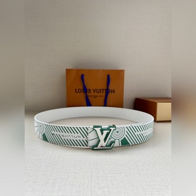 Двусторонний пояс LV Imprint придает повседневным образам уличный