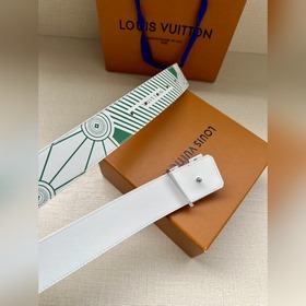 Двусторонний пояс LV Imprint придает повседневным образам уличный