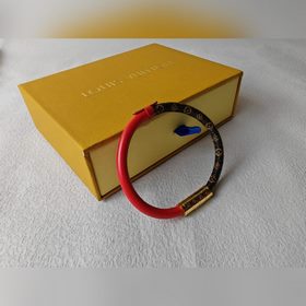 LV браслет из кожи с тиснением Louis Vuitton браслет из телячьей 