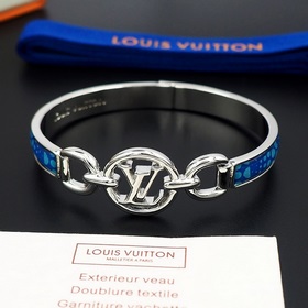 Новая модель LV x YK Hang It из коллаборационной коллекции Louis 