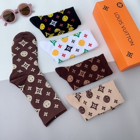(5 пар в коробке) LV Louis Vuitton — чрезвычайно популярный товар
