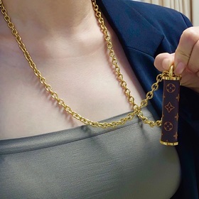 23 Новая модель LV Louis Vuitton длинное кожаное колье с текстуро