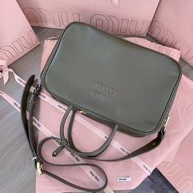 5BB117： Новая сумка MiuMiu, изготовлена из высококачественной имп