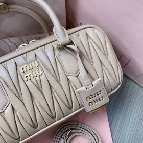 5BB148, новая сумка для боулинга от Miu, представлена официальном