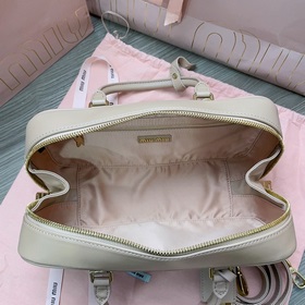 5BB148, новая сумка для боулинга от Miu, представлена официальном