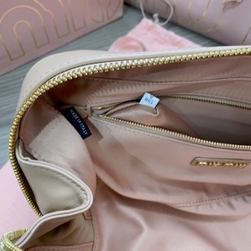 5BB148, новая сумка для боулинга от Miu, представлена официальном