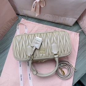 5BB148, новая сумка для боулинга от Miu, представлена официальном