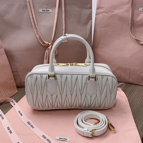 Белый 5BB148, новая сумка для боулинга от Miu, представлена офици