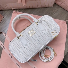 Белый 5BB148, новая сумка для боулинга от Miu, представлена офици