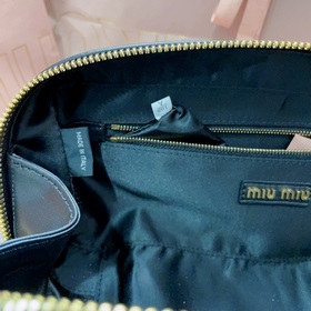 Кекс 5BB148, новая сумка для боулинга от Miu, представлена официа