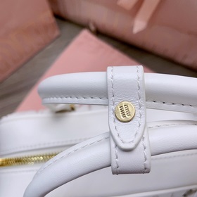 Большой белый цвет, в наличии 5BB124： Новая модель MiuMiu too pre