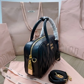 Большой черный цвет, в наличии 5BB124： Новая модель MiuMiu too pr