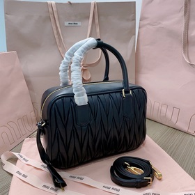 Большой черный цвет, в наличии 5BB124： Новая модель MiuMiu too pr