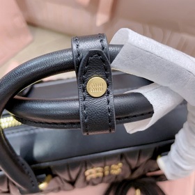 Большой черный цвет, в наличии 5BB124： Новая модель MiuMiu too pr