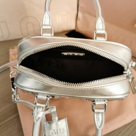 5BB123： Новая модель сумки MiuMiu «too pretty» в форме боулинга, 