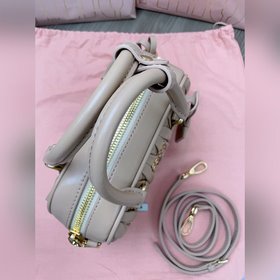 5BB123： Новая модель сумки MiuMiu «too pretty» в форме боулинга, 