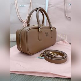 5BB148, новая сумка для боулинга от Miu, представлена официальном