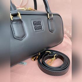 5BB148, новая сумка для боулинга от Miu, представлена официальном