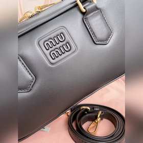 5BB148, новая сумка для боулинга от Miu, представлена официальном