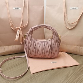 5BC125： Новая сумка MiuWander от MiuMiu, изготовлена из импортной