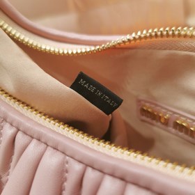 5BC125： Новая сумка MiuWander от MiuMiu, изготовлена из импортной