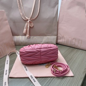 Розовый, 18 см 5BP228： Новая мини-сумка MiuWander от MiuMiu, вып